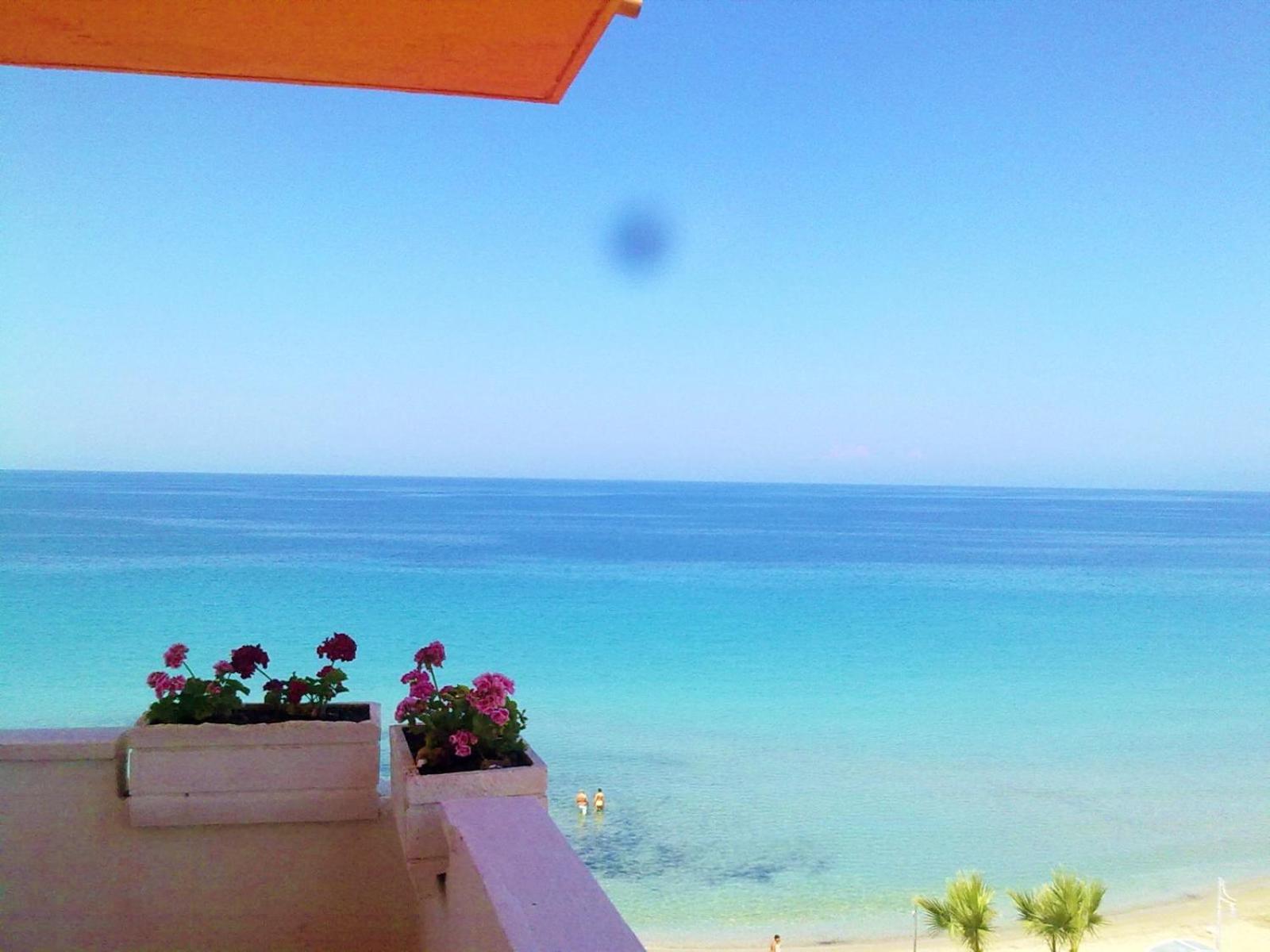 Ladies Beach Отель